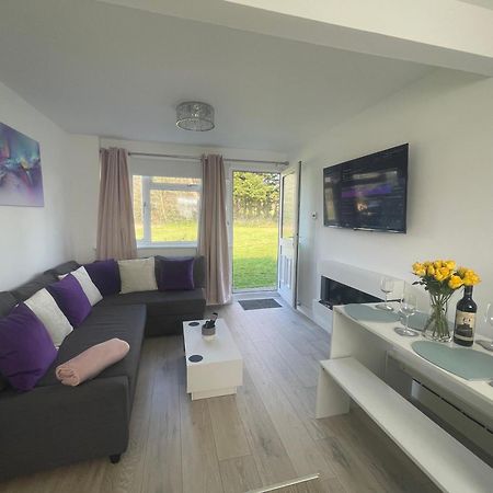 Look No Further Gorgeous Newly Renovated Contemporary Chalet Sandown Bay Holiday Centre 외부 사진