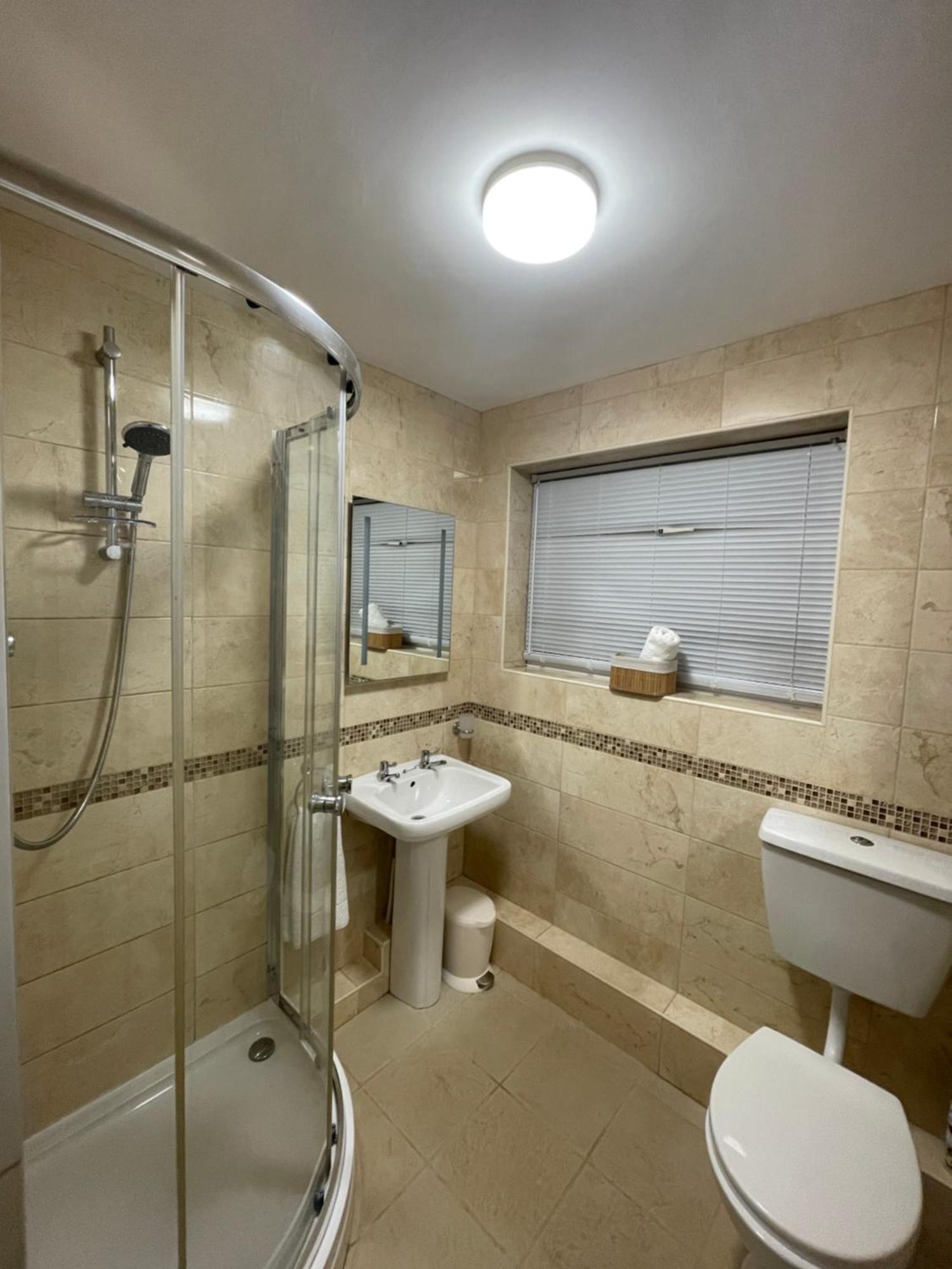 Look No Further Gorgeous Newly Renovated Contemporary Chalet Sandown Bay Holiday Centre 외부 사진