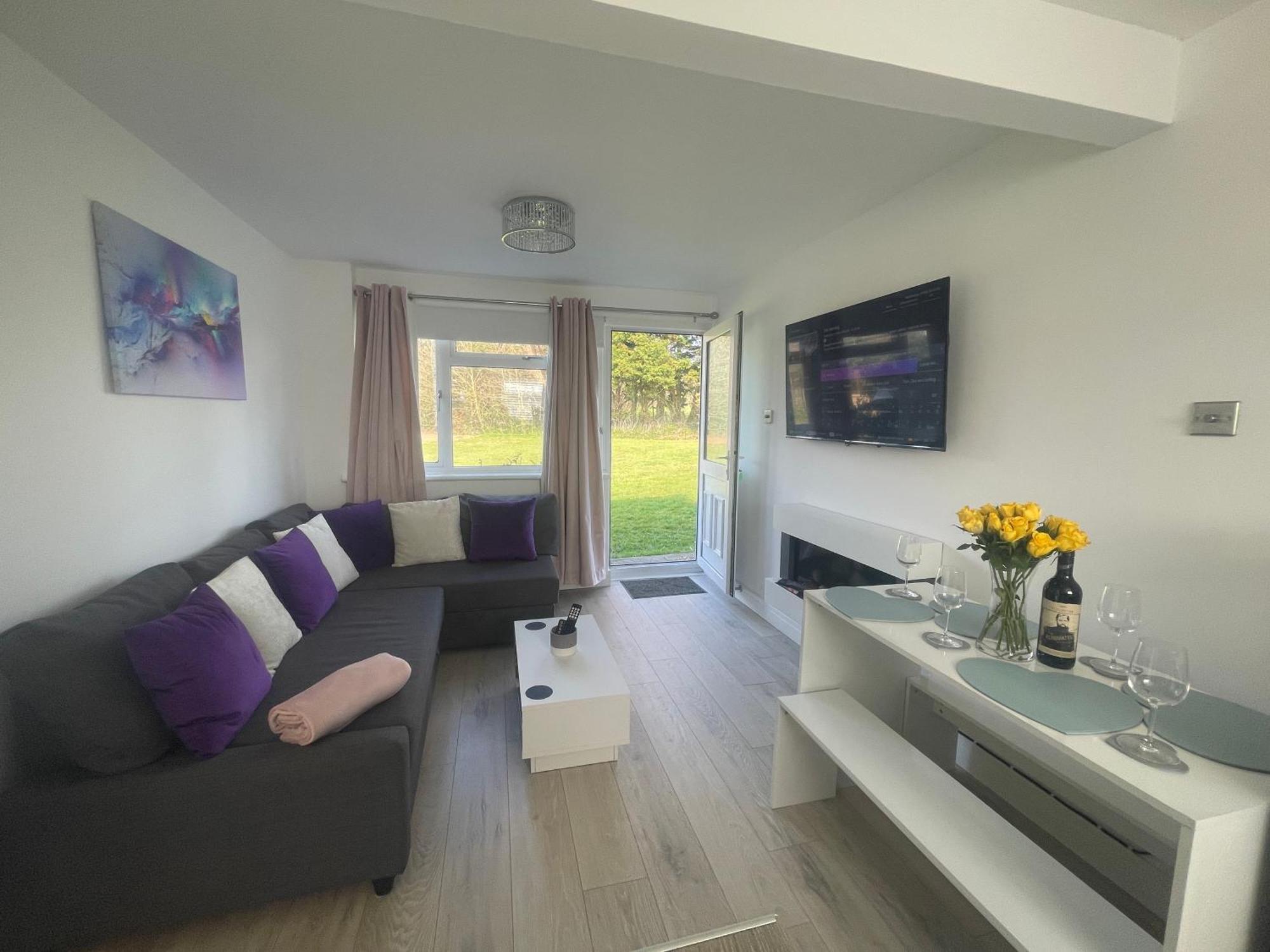 Look No Further Gorgeous Newly Renovated Contemporary Chalet Sandown Bay Holiday Centre 외부 사진